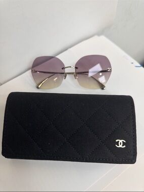 CHANEL Black Purple-to-Cream Gradient Rimless Sunglasses with box new